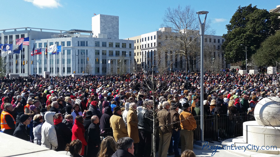 Prayer in Every City Decision Tour crowd